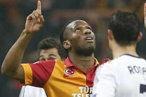 Drogba, Ronaldo'ya fark attı!