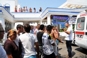 Otel çalışanlarının kavgasında kan aktı
