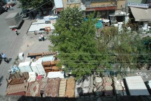 Madde bağımlıları esnafı canından bezdirdi