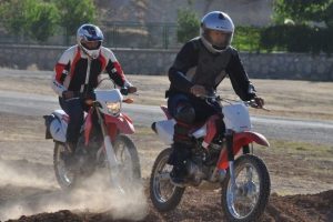 Motorkros yarışları nefes kesti