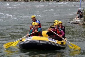 Nineler raftingde