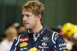Vettel evinde kazandı!
