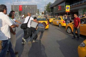 Anmaya tepki gösteren taksiciye dayak