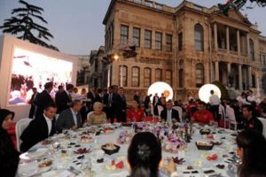 Erdoğan ilk iftarını nerede yaptı?