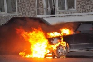 Otomobilde yangın dehşeti