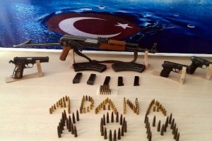 Silah kaçakçılarına operasyon