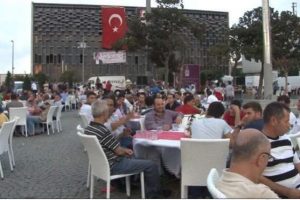 Taksim'de iftarın adresi değişti