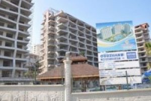 Su tesisatçısı 30 metre yükseklikden düşerek öldü