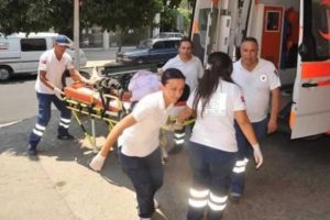 Elektrik akımına kapıldılar