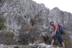 Dağda kaybolan dağcıyı kurtarma ekipleri indirdi