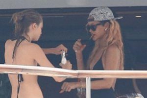 Rihanna'nın yat partisi olay oldu