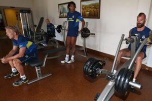 Fenerbahçe, hazırlıklarını sürdürüyor