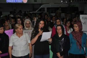 Kadınlardan taciz olayına tepki