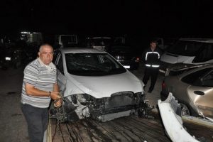 Bu arabadan burnu bile kanamadan çıktı