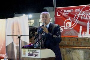 Kamalak partisinin iftar yemeğine katıldı