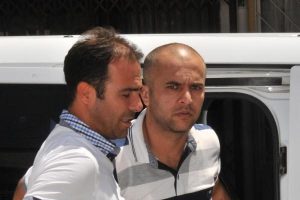 Cezaevi firarisi, dondurma yerken yakalandı