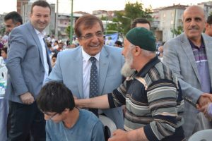 ''AK Parti milletin bir kuruşuna bile sahip çıkıyor''
