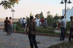 Çatışmaları film gibi izliyorlar