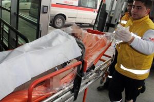Bunalıma girip cinsel organını kesti!