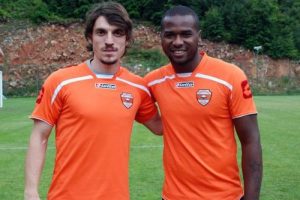 Adanaspor'da iki imza