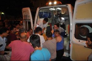 Kendini bıçakla yaralayıp öldürmek istedi