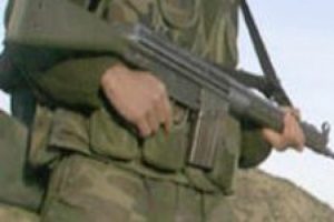 Tacizci asker tutuklanınca adliyeden firar etti