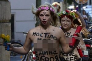 Femen 4 ülkede eylem yaptı