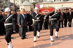 Taksim'de coşkulu kutlama