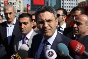 CHP'li Salıcı'dan çelenk iznine teşekkür