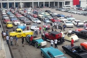 Klasik otomobiller pistte ''zafer'' turu