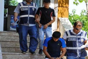 Bu hırsızlar çocuk yaştalar