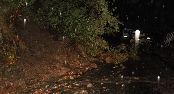 Karadeniz'de sağanak yağış: dereler taştı, evleri su bastı
