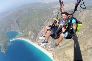 Uçarak engelleri aştı