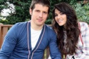 Emre Belözoğlu'ndan eşine anlamlı jest