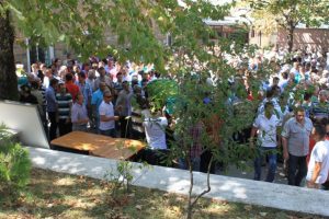 Kazada ölen anne ve oğlu gözyaşlarıyla uğurlandı