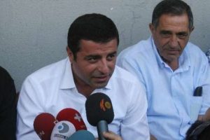 ''Hükumet barışın sesini duymak zorunda''