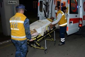 Minibüs uçuruma yuvarlandı: 2 ölü
