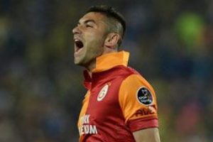 Burak menajere takıldı!