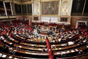 Fransızlar müdahale konusunda parlamento onayı istiyor