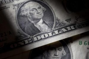 Dolar/TL tahminini yükseltti