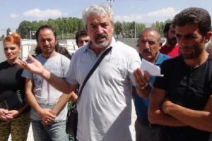 Sanatçılardan açlık grevindeki depremzedelere destek