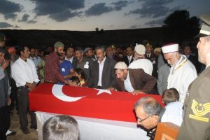 Sınırda şehit olan asker topağa verildi