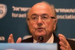 Blatter çark etti!