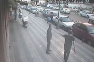 Kavgayı ayırmak isterken vuruldu