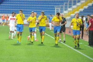 Milli maça ''biber gazı'' molası