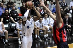 Kartal'ın kanatları kırık