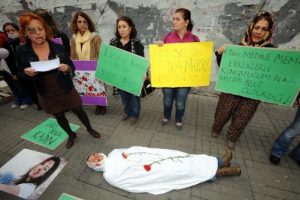 Kadına şiddete karşı protesto