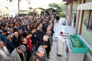 Nadir öğretmen son yolcuğuna uğurlandı