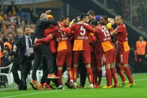 Gergin maçta ilk yarı sona erdi
