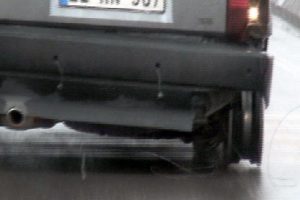 Şehir trafiğinde jant üzerinde sollama yaptı!